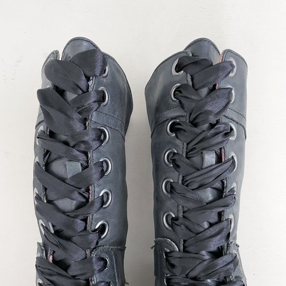 Dr. Martens Grey Leather Triumph Tall Lace Up Fold Over Boot Pink Plaid Size 9 - Picture 3 of 10